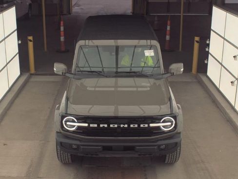 Used 2025 Ford Bronco Outer Banks image 3