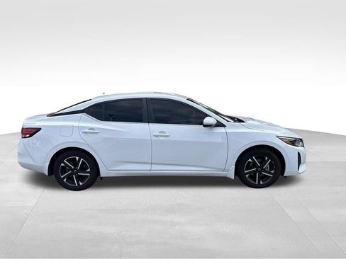 Used 2024 Nissan Sentra SV FWD image 8