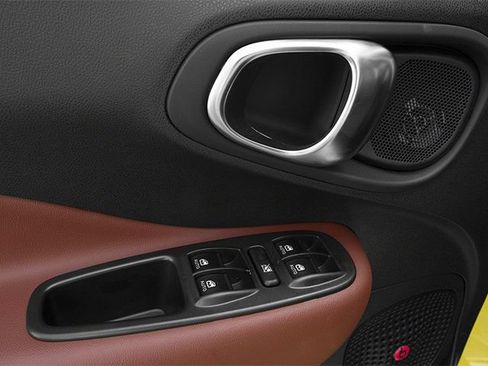 Used 2014 FIAT 500L Trekking FWD image 22