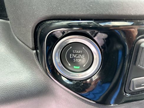 Used 2023 GMC Sierra 1500 SLT w/ SLT Premium Plus Package AWD/4WD image 19
