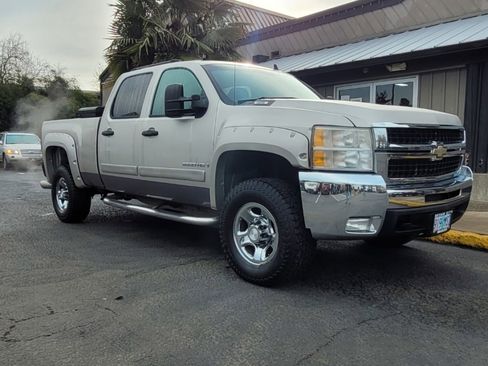 Used 2008 Chevrolet Silverado 2500 LT w/ 1LT Convenience Package image 2