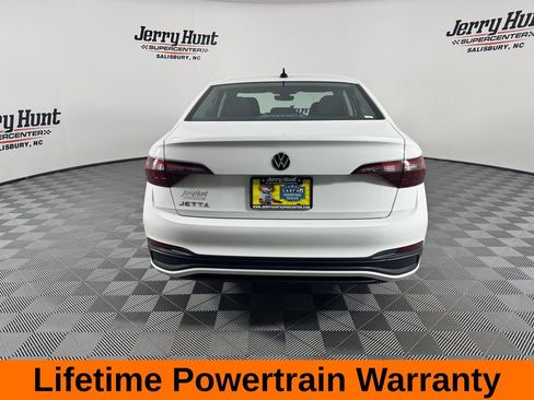 Used 2022 Volkswagen Jetta S image 7