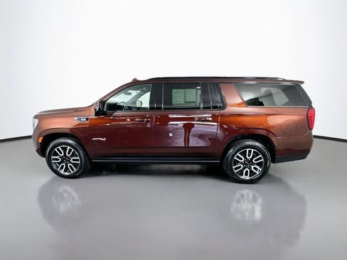 Used 2022 GMC Yukon XL AT4 w/ Technology Package AWD/4WD image 5