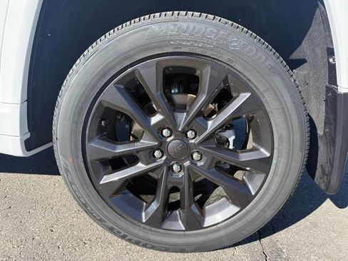 New 2026 Jeep Grand Cherokee Limited image 11