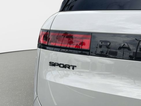Used 2025 Land Rover Range Rover Sport Dynamic SE AWD/4WD image 16