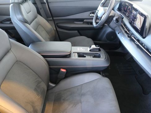 Used 2023 Nissan Ariya AWD image 43