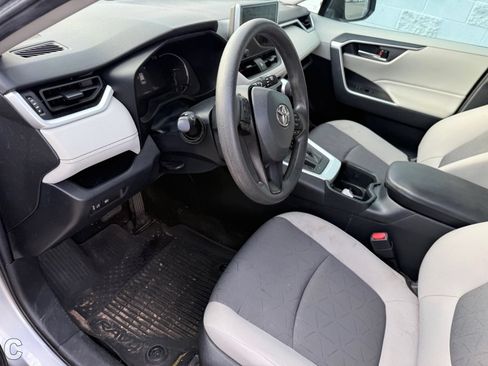Used 2023 Toyota RAV4 XLE FWD image 14