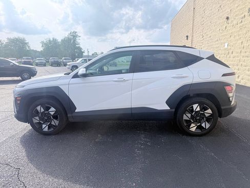 Used 2025 Hyundai Kona SEL FWD image 2