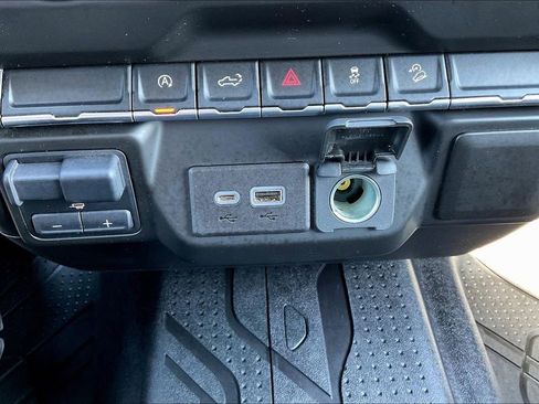 Used 2022 Chevrolet Silverado 1500 Custom Trail Boss w/ LPO, Dark Essentials Package image 25