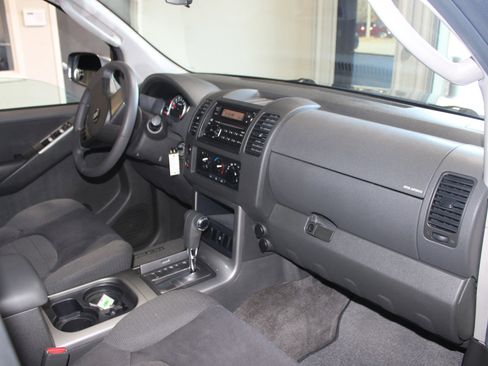 Used 2005 Nissan Pathfinder SE image 29