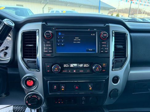 Used 2017 Nissan Titan PRO-4X image 11
