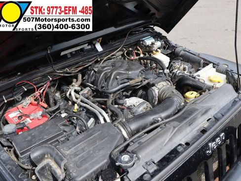 Used 2012 Jeep Wrangler Unlimited Sport AWD/4WD image 21