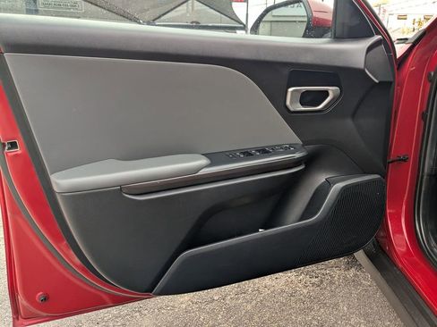 Used 2025 Kia K4 LXS image 14