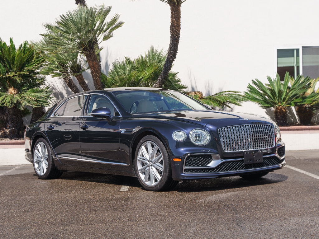 Used 2023 Bentley Flying Spur Plug-In Hybrid AWD/4WD image 32
