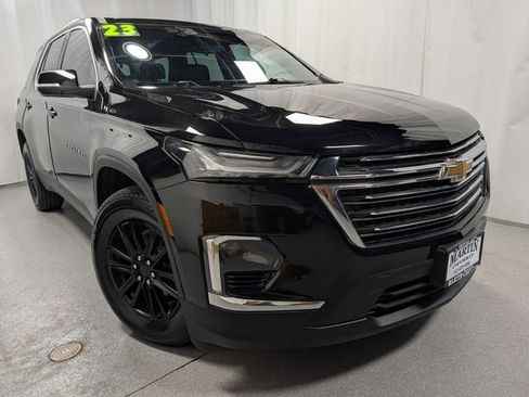 Used 2023 Chevrolet Traverse LT image 2