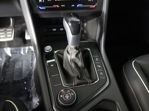 Used 2022 Volkswagen Tiguan SEL R-Line image 48