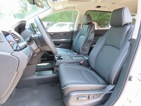 New 2026 Honda Odyssey Touring image 13