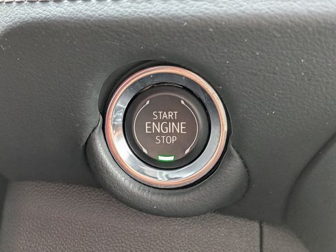 Certified 2025 Chevrolet Suburban Z71 AWD/4WD image 26