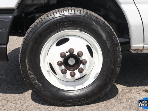 Used 2018 Ford E-350 and Econoline 350 Super Duty image 33