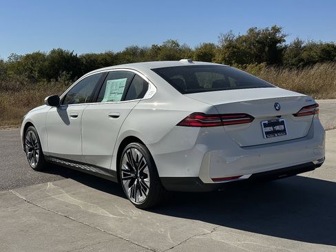 New 2026 BMW 530i w/ Premium Package image 6