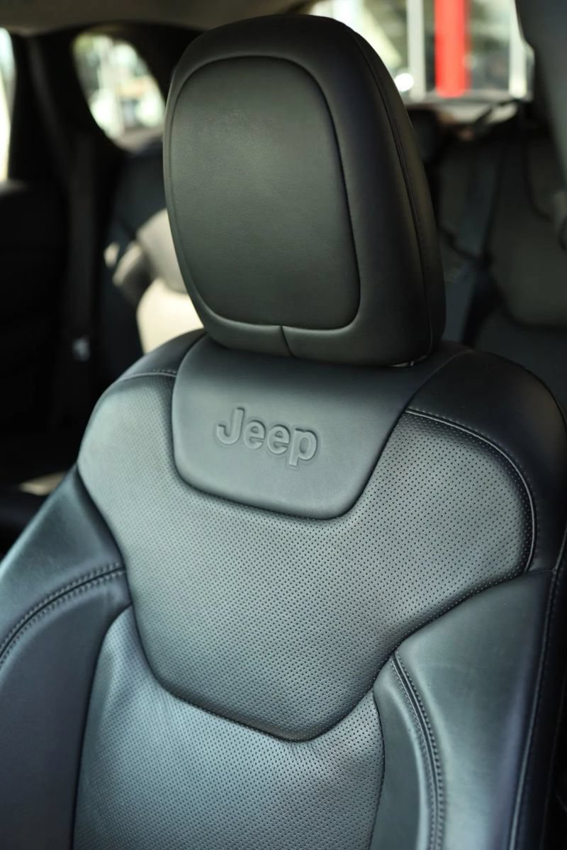 Used 2020 Jeep Cherokee Limited AWD/4WD image 45