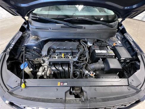 Used 2021 Hyundai Venue FWD image 32