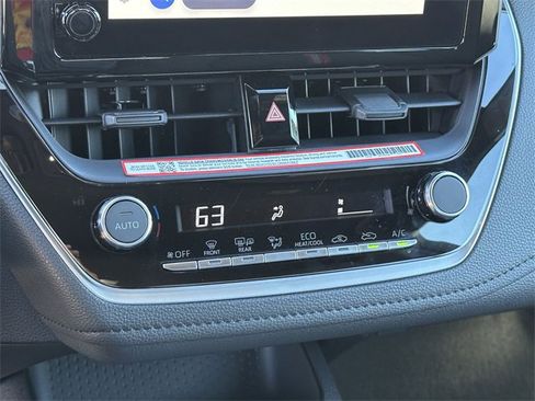 Certified 2025 Toyota Corolla SE image 18