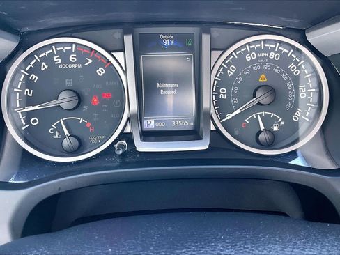 Used 2022 Toyota Tacoma Limited w/ Nightshade Package AWD/4WD image 25
