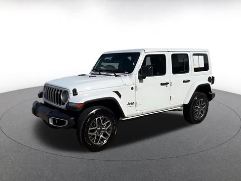 Used 2025 Jeep Wrangler Unlimited Sahara AWD/4WD image 8