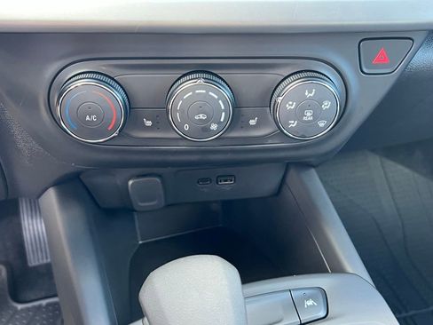 Certified 2025 Chevrolet Trax LS w/ LS Convenience Package image 29