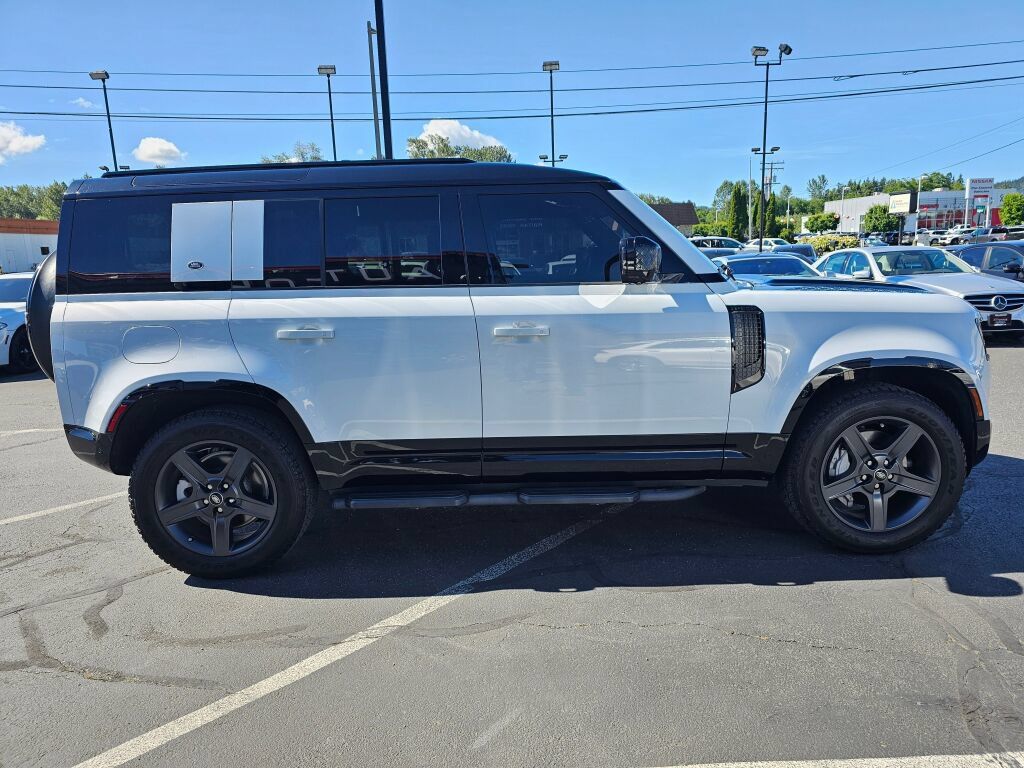 Used 2023 Land Rover Defender 110 X-Dynamic SE AWD/4WD image 6