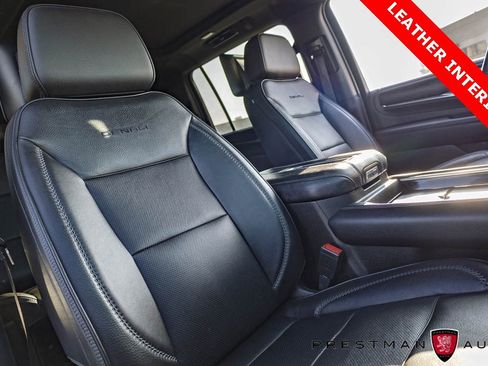 Used 2021 GMC Yukon XL Denali w/ Denali Premium Package image 10