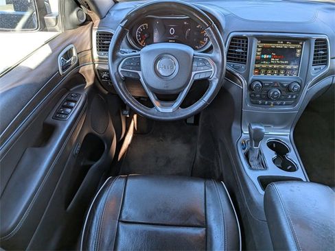 Used 2018 Jeep Grand Cherokee Overland image 17