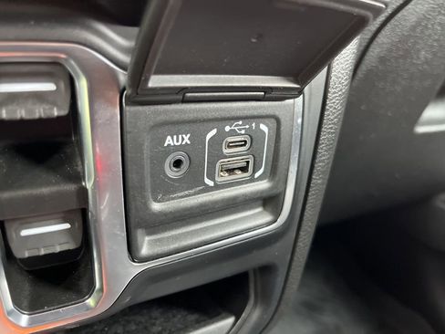 Used 2022 Jeep Wrangler Unlimited Rubicon w/ Cold Weather Group image 35