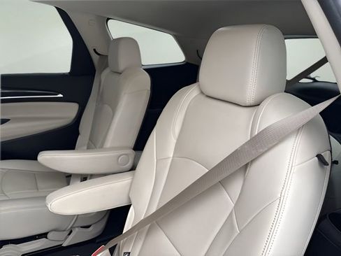 Used 2022 Buick Enclave Essence image 23