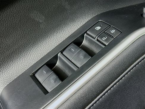 Certified 2023 Toyota Highlander XSE image 17