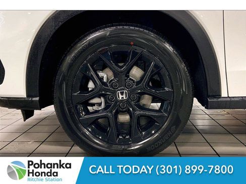 Used 2025 Honda HR-V Sport image 15
