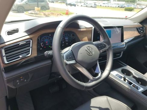 Certified 2025 Volkswagen Atlas SE AWD/4WD image 26