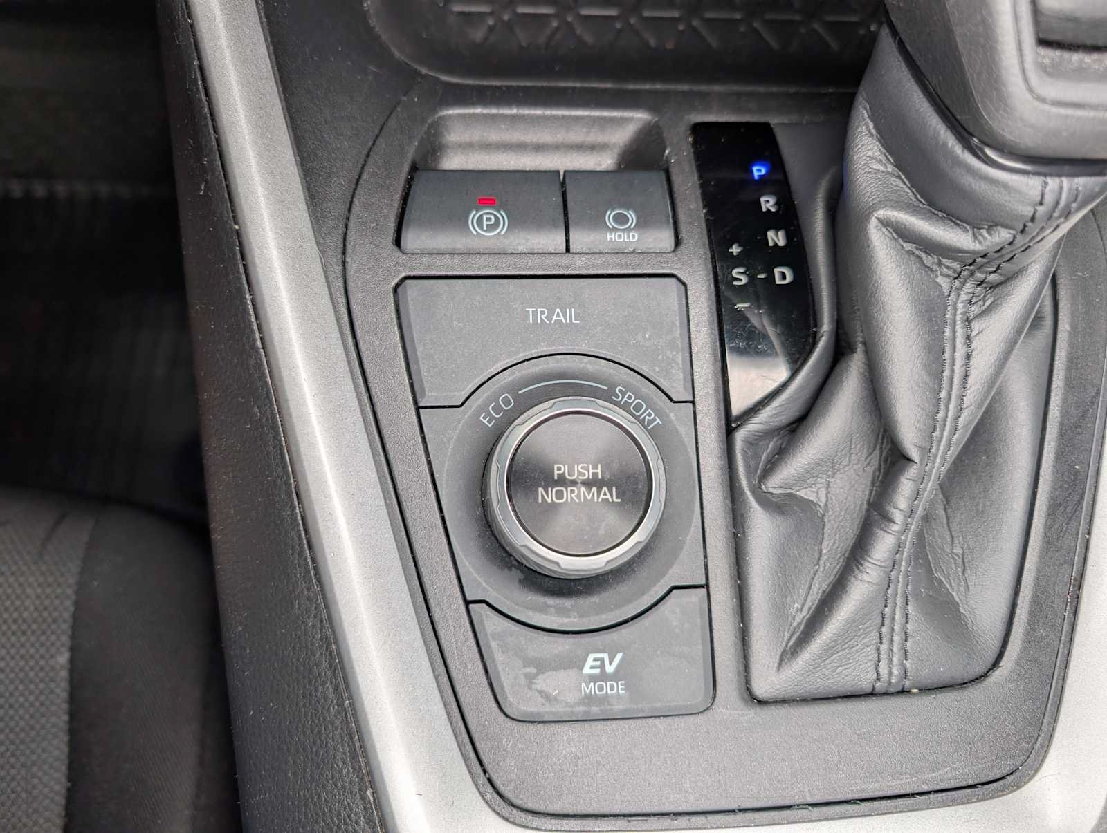Used 2024 Toyota RAV4 XLE w/ Convenience Package AWD/4WD image 28