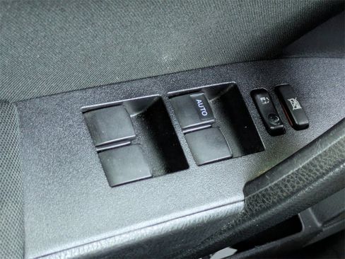 Used 2019 Toyota Corolla LE image 21