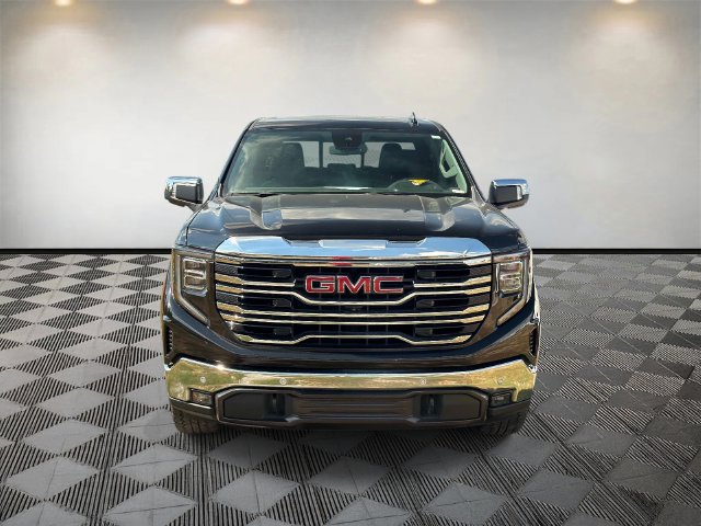 Used 2024 GMC Sierra 1500 SLT w/ SLT Premium Package AWD/4WD image 3