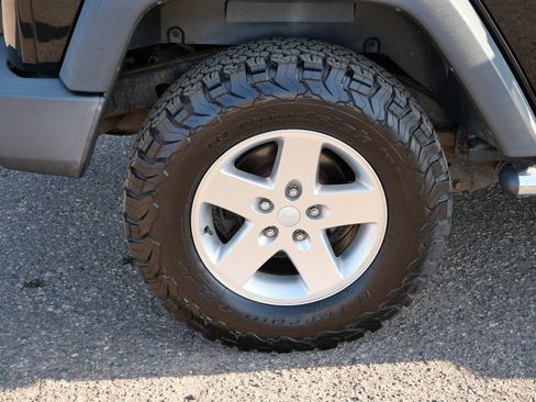 Used 2013 Jeep Wrangler Unlimited Sport AWD/4WD image 7