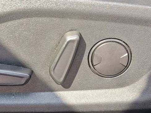 Used 2024 Ford Edge SEL AWD/4WD image 12