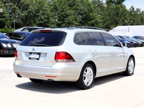 Used 2011 Volkswagen Jetta TDI FWD image 7