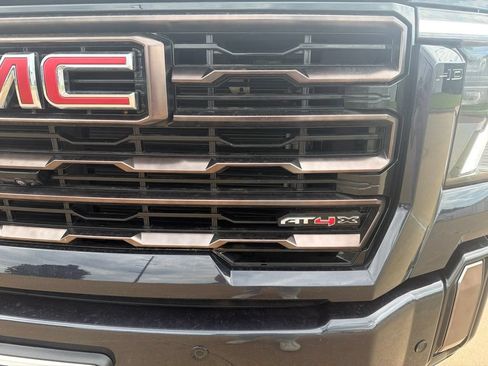 Used 2025 GMC Sierra 2500 AT4X AWD/4WD image 15