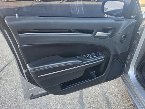 Used 2018 Chrysler 300 S RWD image 12