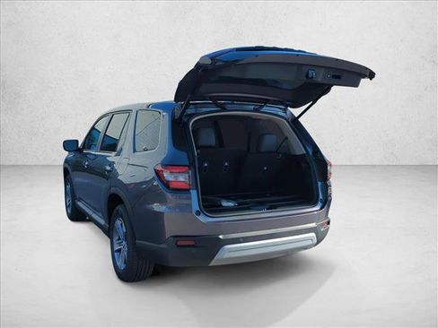 Used 2025 Honda Pilot EX-L image 12