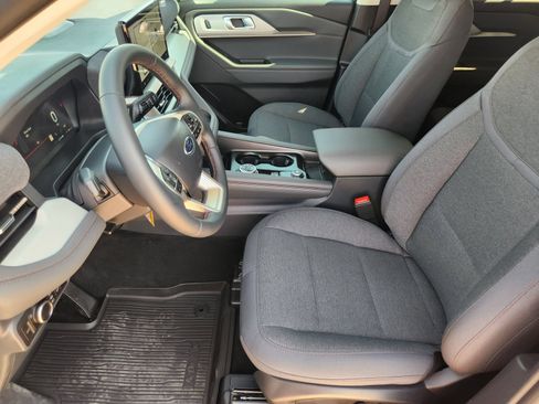New 2026 Ford Explorer Active RWD image 13