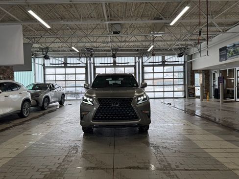 Used 2021 Lexus GX 460 Premium w/ Premium Package image 21