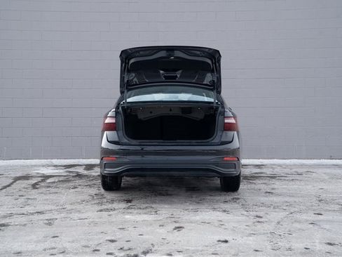 Certified 2024 Volkswagen Jetta SE w/ Panoramic Sunroof Package image 14